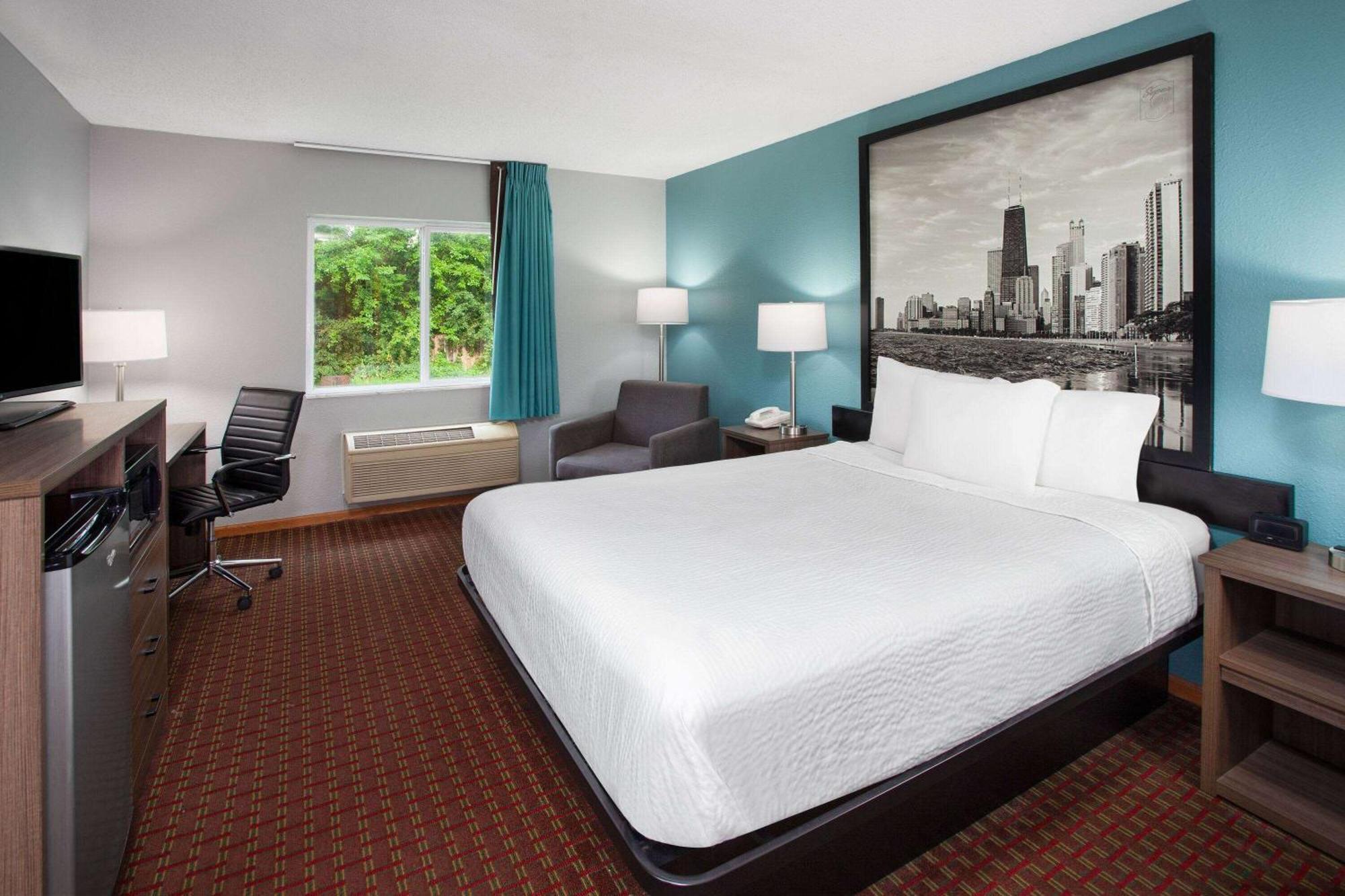 Super 8 By Wyndham Mchenry Fox Lake Area Екстериор снимка