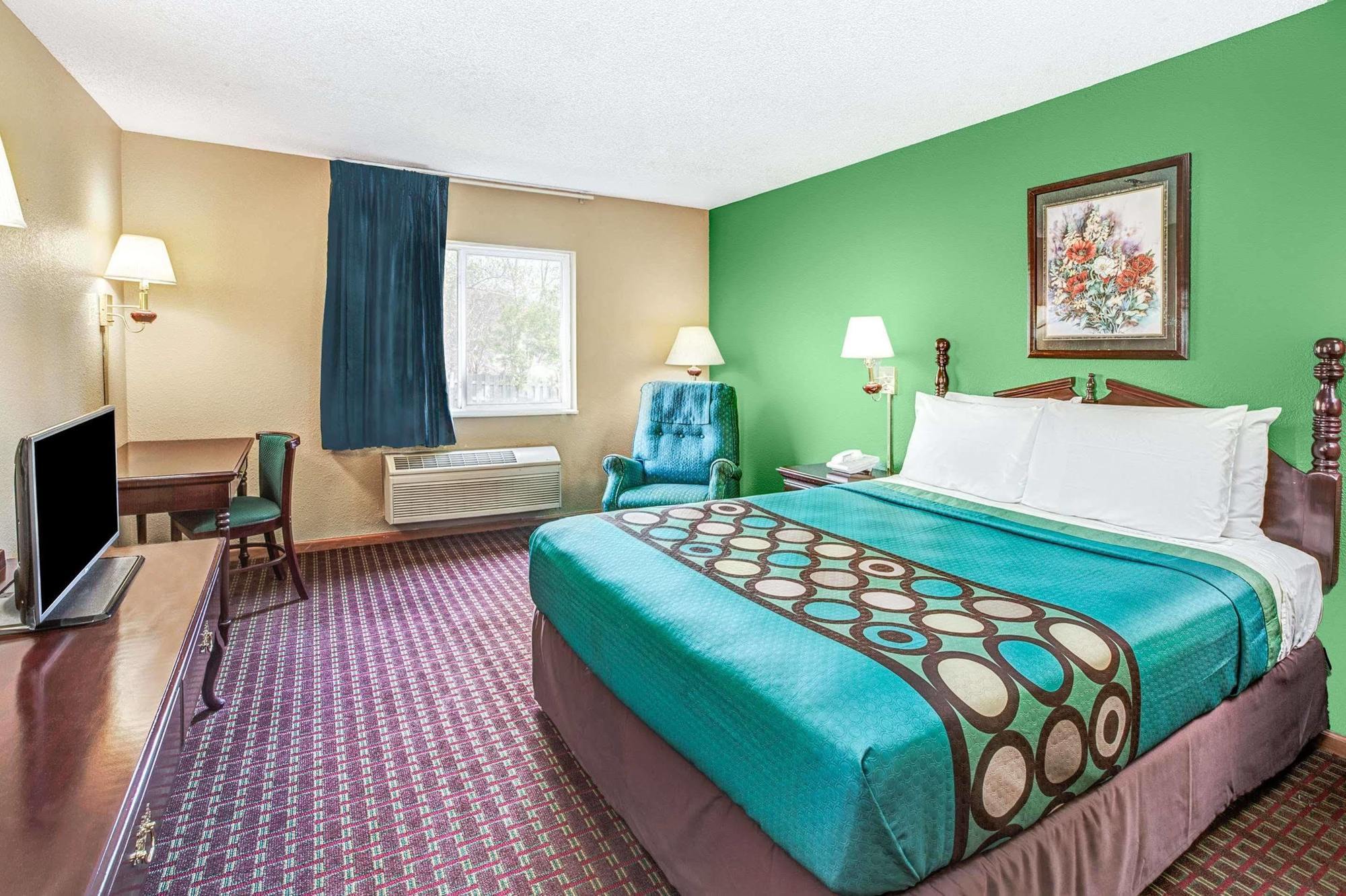 Super 8 By Wyndham Mchenry Fox Lake Area Екстериор снимка